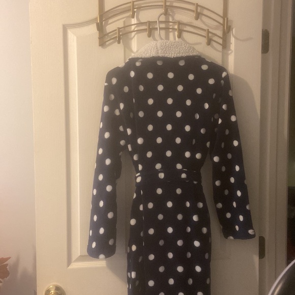 🤩FREE when bundled w/ Reg price itemDearfoams blue/white polka dot robe - Picture 3 of 4